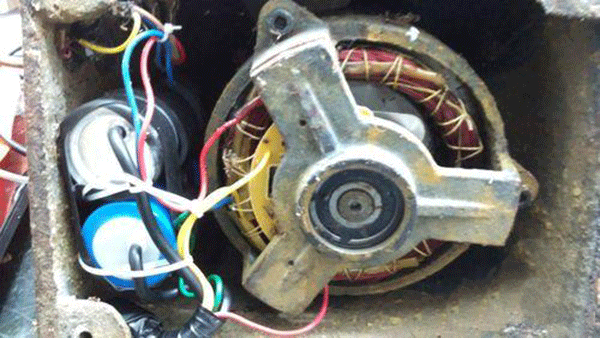 談?wù)勎鳜旊姍C(jī)的正常工作溫度。