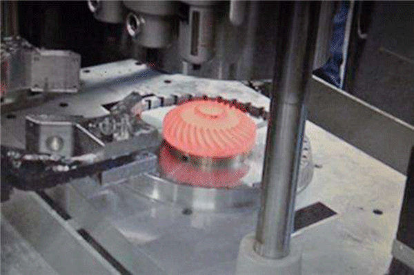 齒輪熱處理提高提高西安西瑪直流電機(jī)的使用效率。